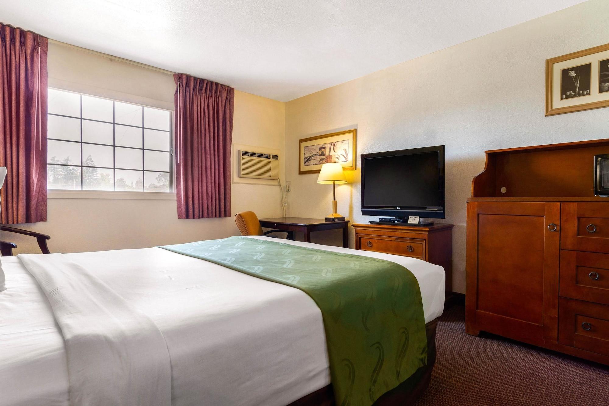 Rodeway Inn Auburn Exteriér fotografie