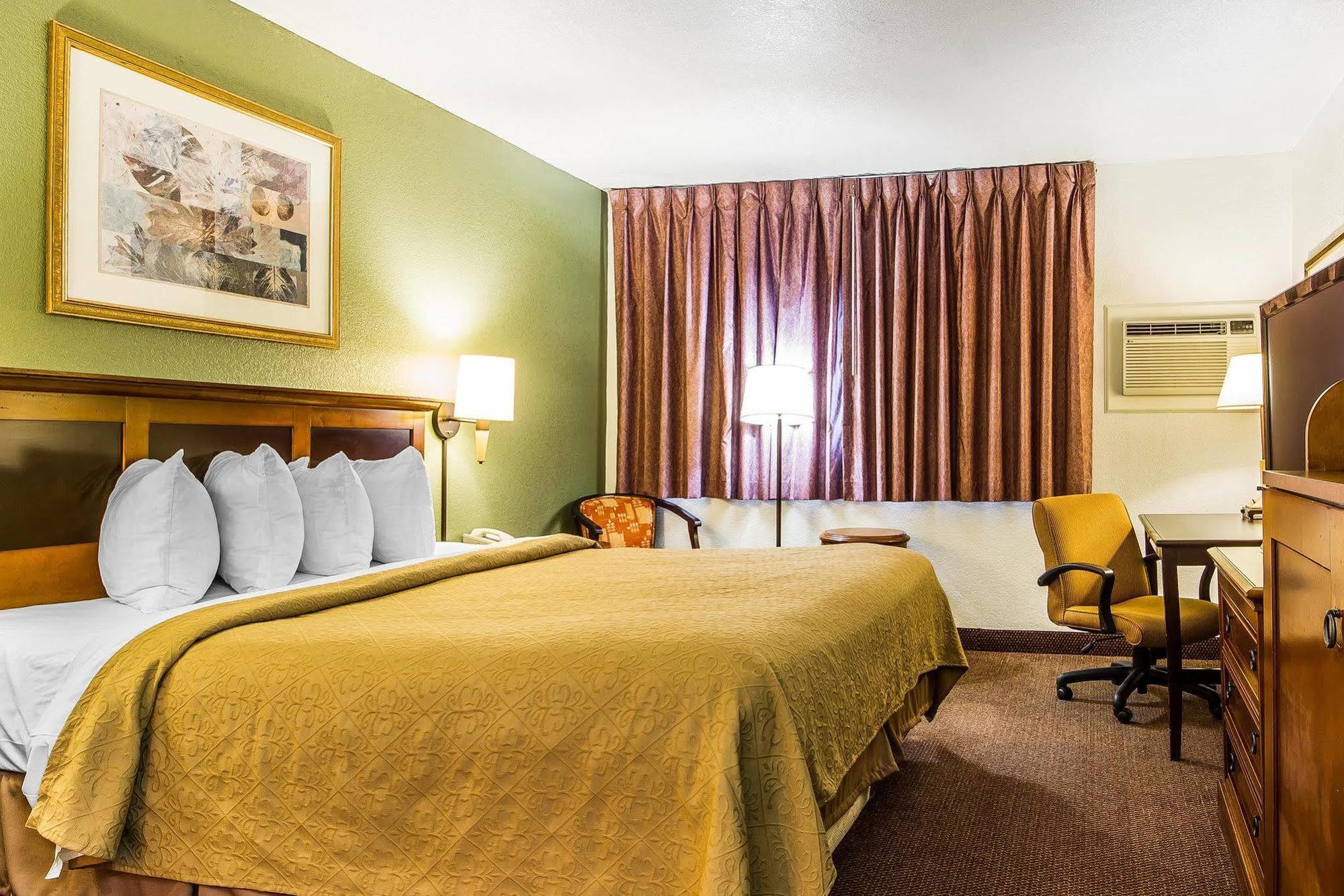 Rodeway Inn Auburn Exteriér fotografie