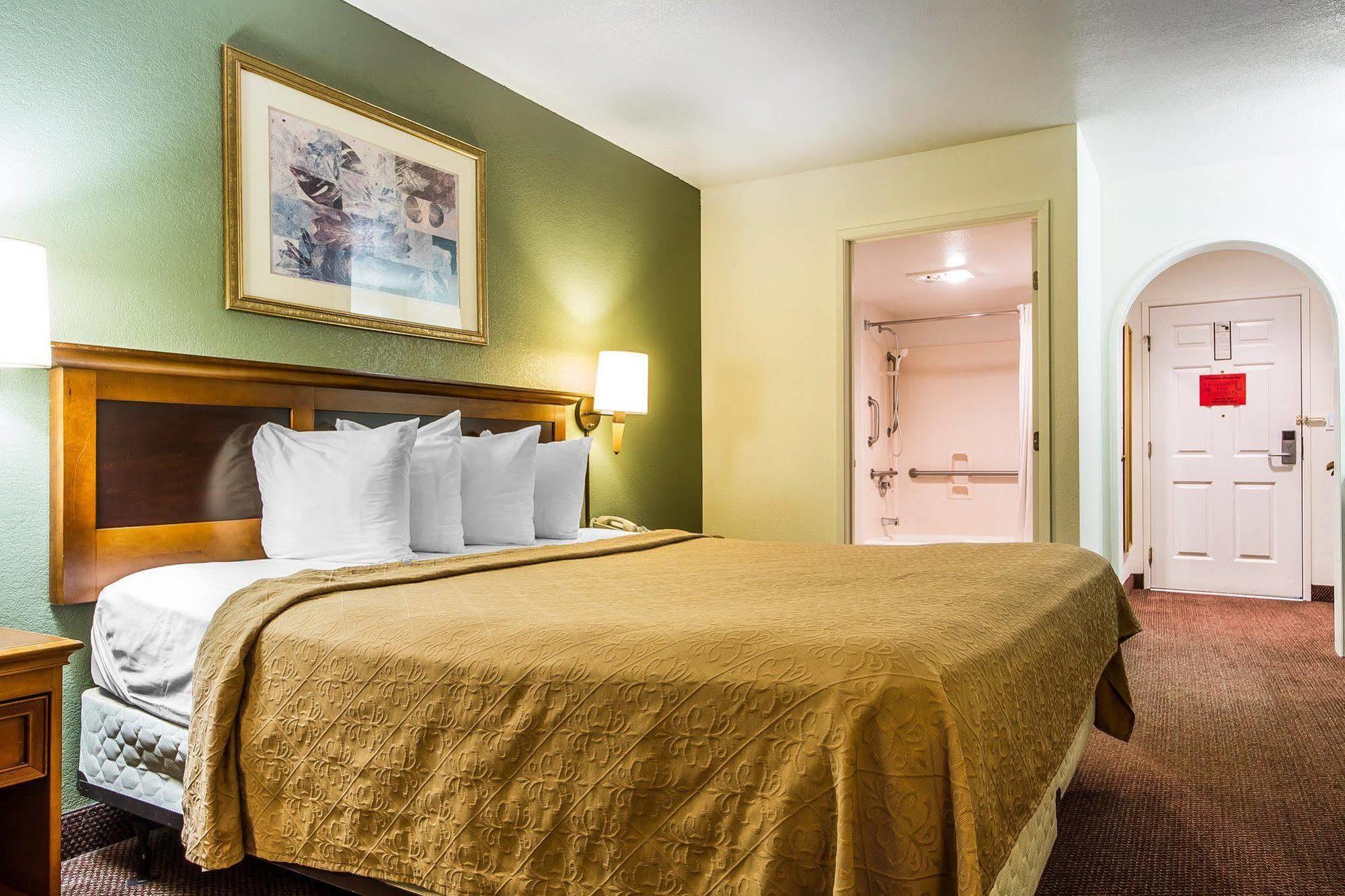 Rodeway Inn Auburn Exteriér fotografie