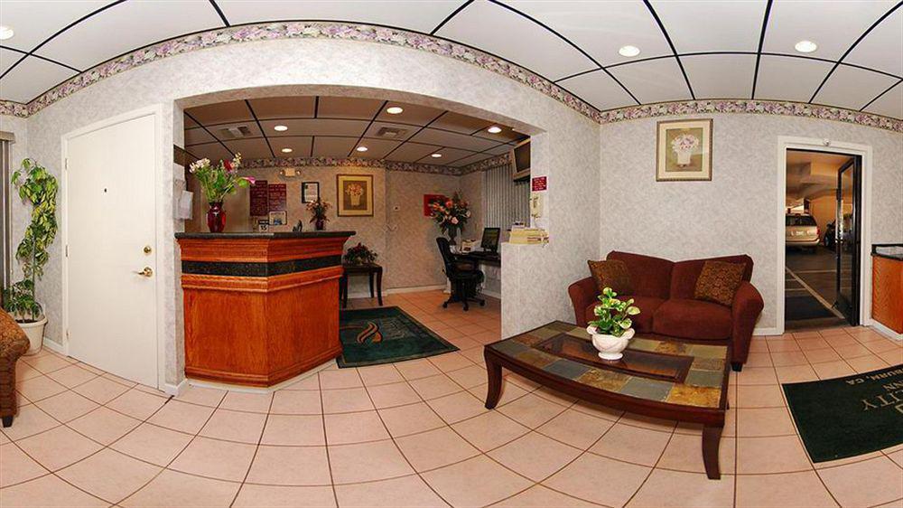 Rodeway Inn Auburn Exteriér fotografie